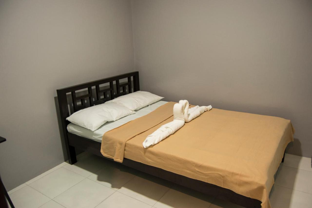 Parmview Inn ليغاسبي المظهر الخارجي الصورة