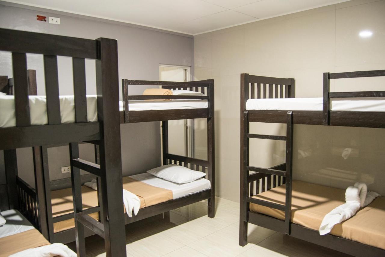 Parmview Inn ليغاسبي المظهر الخارجي الصورة