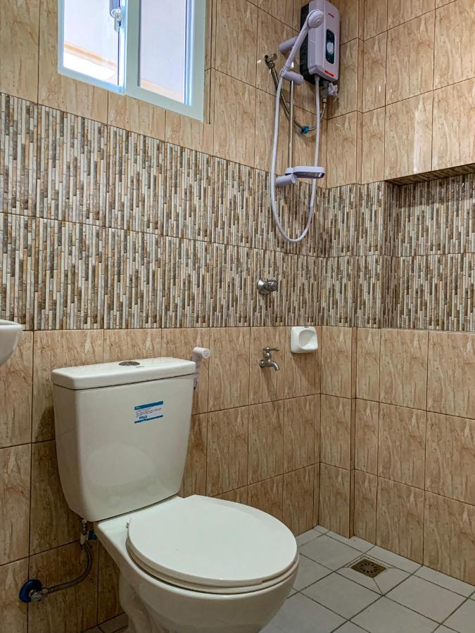 Parmview Inn ليغاسبي المظهر الخارجي الصورة